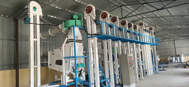遼寧朝陽(yáng)建平NZJ15噸小米成套加工設(shè)備安裝調(diào)試完畢